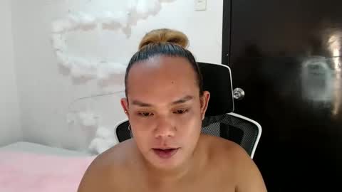 Snapshot of thebitch_cowbell chatting on October 17, 1:09 am thebitch_cowbell online show from October 17, 1:09 am