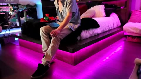 Thatcarrguyy online show from April 6, 5:08 am