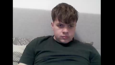 Snapshot of thecuteguy144949 chatting on February 24, 7:41 pm thecuteguy144949 online show from February 24, 7:41 pm
