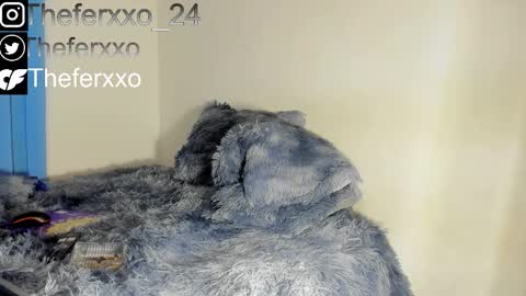 independent Model online show from November 7, 1:42 am