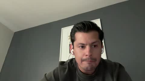 thehourglassmx online show from March 30, 8:10 pm