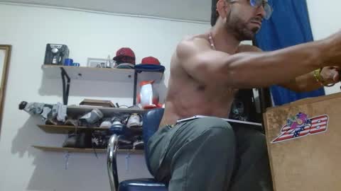 thehousedog online show from February 13, 1:01 am