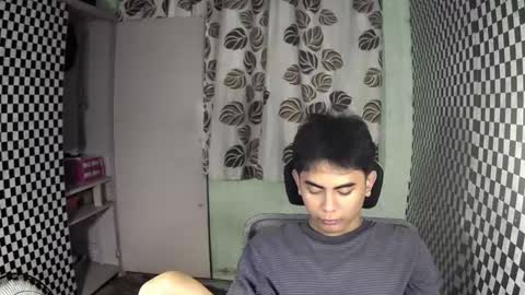 Xerxis online show from December 3, 9:20 am