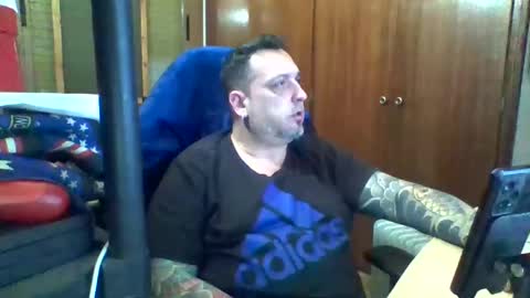 Snapshot of thekier chatting on December 31, 5:40 pm thekier online show from December 31, 5:40 pm