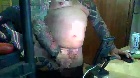 Snapshot of thekier chatting on January 25, 3:19 am thekier online show from January 25, 3:19 am