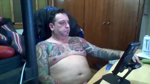 Snapshot of thekier chatting on January 24, 5:11 pm thekier online show from January 24, 5:11 pm