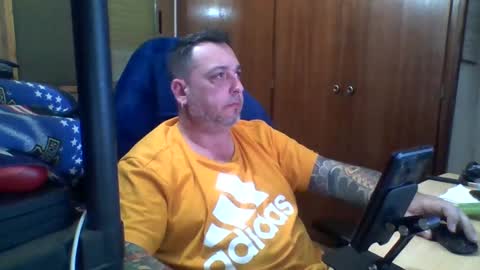 Snapshot of thekier chatting on February 14, 5:36 pm thekier online show from February 14, 5:36 pm