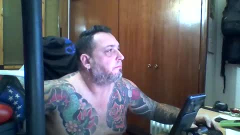 Snapshot of thekier chatting on December 11, 4:05 pm thekier online show from December 11, 4:05 pm