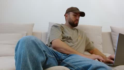 TheMonarchGoat online show from March 29, 5:29 am