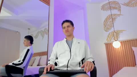  THEO- MATEO  online show from December 27, 11:28 am