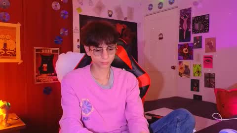 Matt independent model  online show from November 11, 9:31 pm