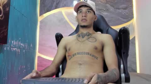 theskinny8inch_ online show from October 15, 9:55 pm