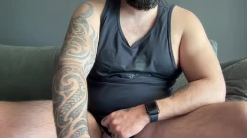 Snapshot of thessalonikios1987 chatting on December 16, 9:24 am Hornyforyou online show from December 16, 9:24 am