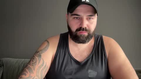 Snapshot of thessalonikios1987 chatting on December 10, 8:40 am Hornyforyou online show from December 10, 8:40 am