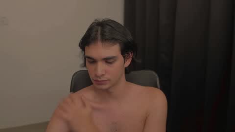 Snapshot of thiaan__ chatting on January 23, 2:23 am thiaan__ online show from January 23, 2:23 am