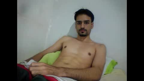 Snapshot of thiago22bk chatting on October 6, 1:32 am thiago22bk online show from October 6, 1:32 am