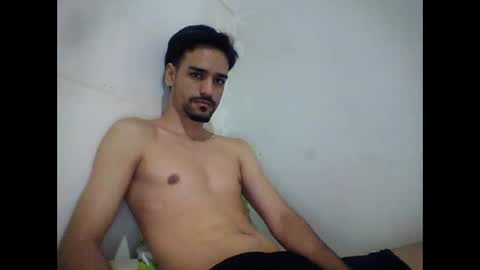 Snapshot of thiago22bk chatting on October 9, 4:17 am thiago22bk online show from October 9, 4:17 am