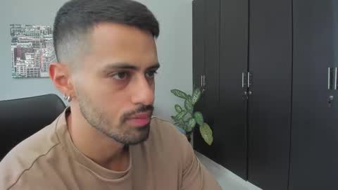 thiago_driussi online show from October 7, 5:06 pm