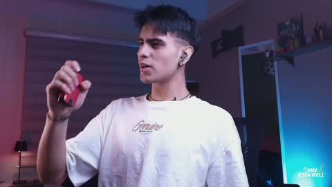 Thiago online show from December 11, 1:18 am