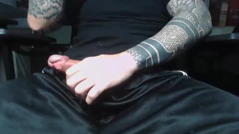 thicchogg online show from January 8, 11:15 am