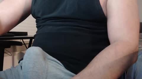 thickandready9090 online show from December 16, 4:52 am