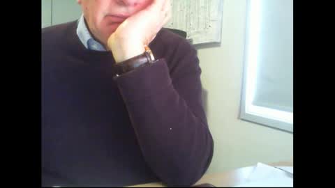 Snapshot of thickmelnik chatting on October 7, 1:10 am James online show from October 7, 1:10 am