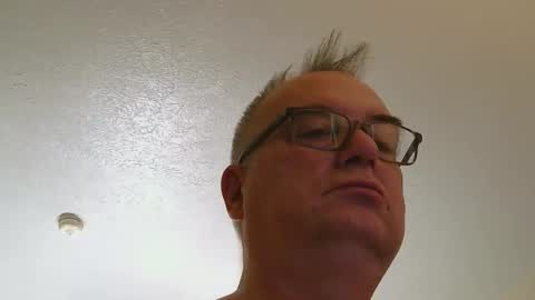 thickwhiteload online show from April 7, 1:11 pm