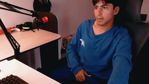 thieves_us online show from December 26, 7:38 pm