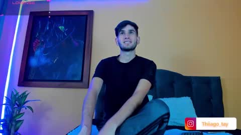 Snapshot of thiiago_tay chatting on December 14, 7:57 pm Thiiago online show from December 14, 7:57 pm