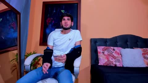 Snapshot of thiiago_tay chatting on December 5, 12:44 pm Thiiago online show from December 5, 12:44 pm