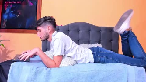 Snapshot of thiiago_tay chatting on December 16, 4:05 pm Thiiago online show from December 16, 4:05 pm