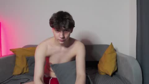 Snapshot of thomas617826 chatting on January 18, 9:45 pm Thomas Hill online show from January 18, 9:45 pm