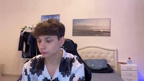 Snapshot of thomas617826 chatting on September 28, 10:52 pm Thomas Hill online show from September 28, 10:52 pm
