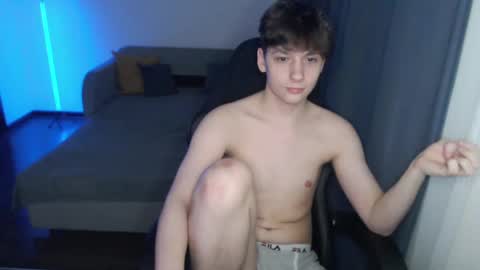 Snapshot of thomas617826 chatting on January 25, 10:18 pm Thomas Hill online show from January 25, 10:18 pm