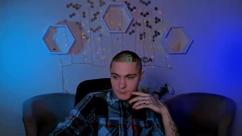 Thomas online show from November 14, 9:55 am