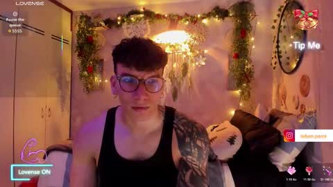 Thomas Grey online show from December 18, 10:33 am