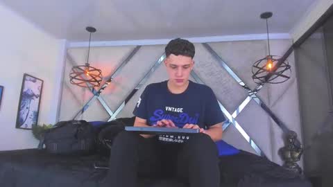 ---Thomas--- online show from February 19, 4:12 am