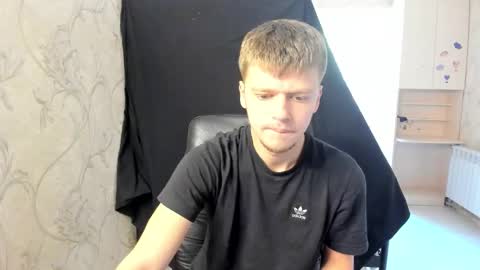 Snapshot of thomas_shelbivip chatting on September 20, 10:04 am Tomas online show from September 20, 10:04 am