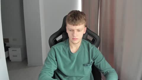 Snapshot of thomas_shelbivip chatting on January 26, 1:04 pm Tomas online show from January 26, 1:04 pm