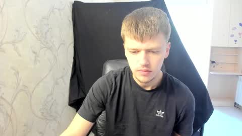 Snapshot of thomas_shelbivip chatting on September 19, 9:21 am Tomas online show from September 19, 9:21 am