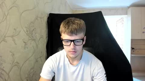 Snapshot of thomas_shelbivip chatting on October 3, 10:09 am Tomas online show from October 3, 10:09 am