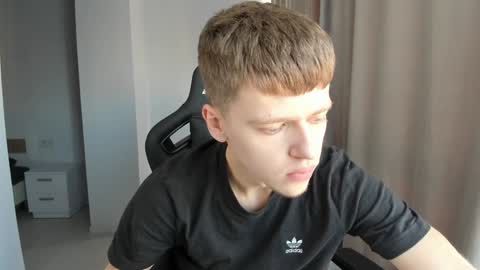 Snapshot of thomas_shelbivip chatting on January 15, 11:21 am Tomas online show from January 15, 11:21 am