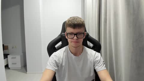 Snapshot of thomas_shelbivip chatting on January 22, 8:06 pm Tomas online show from January 22, 8:06 pm