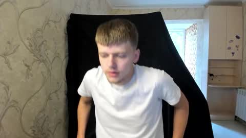 Snapshot of thomas_shelbivip chatting on September 30, 8:40 am Tomas online show from September 30, 8:40 am