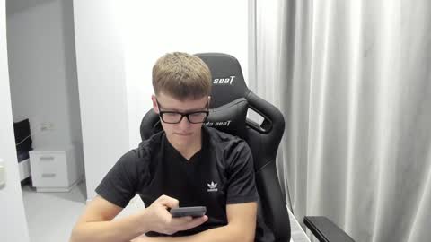 Snapshot of thomas_shelbivip chatting on January 29, 10:32 pm Tomas online show from January 29, 10:32 pm