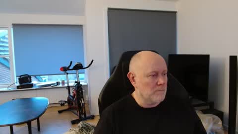 thomash32 online show from January 16, 3:04 pm