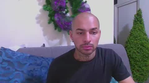 Snapshot of thomassmith2023 chatting on February 12, 7:13 pm thomas smith online show from February 12, 7:13 pm
