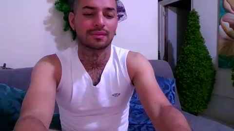 Snapshot of thomassmith2023 chatting on December 11, 7:10 pm thomas smith online show from December 11, 7:10 pm
