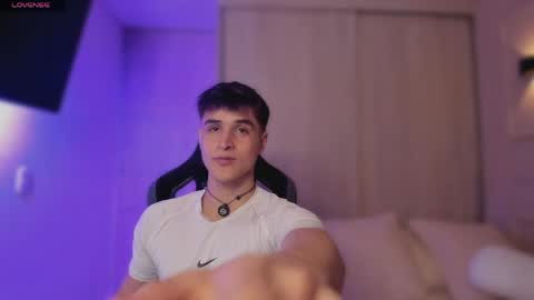 Thom Klein online show from April 10, 8:05 pm