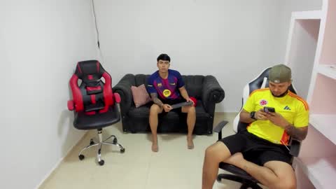 thomson_hot01 online show from February 20, 5:37 am